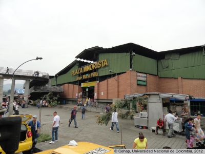 Entrada principal Plaza Minorista de Medellin
Cehap, 2012
Palabras clave: Mercados