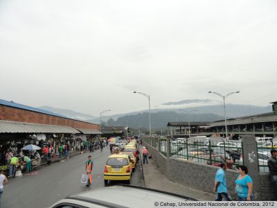 Sector externo de la Plaza Minorista de Medellin
Cehap, 2012
Palabras clave: Venteros ambulantes Medellin