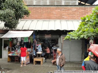 Sector externo de la Plaza Minorista de Medellin
Cehap, 2012
Palabras clave: Venteros ambulantes Medellin