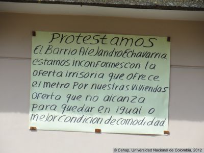 Cartel de protesta en vivienda por compra de predios en zona de influencia del Tranvia de Ayacucho
Cehap, 2012
Palabras clave: Tranvia Ayacucho Barrio Alejandro Echavarria