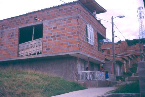 Vivienda en construcción, urbanización Villa Sofía Medellín
1990
Palabras clave: VIVIENDA