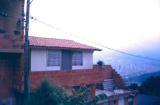 Fachada vivienda prefabricada, urbanización Villa Sofía Medellín
1990
Palabras clave: VIVIENDA