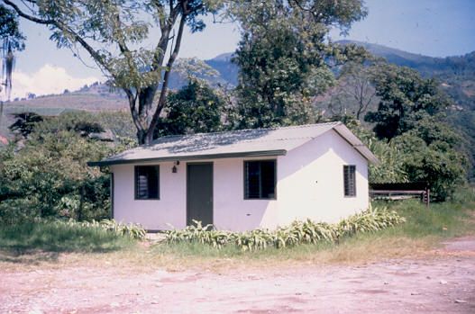 Fachada, urbanización Villa Sofía Medellín
1990
Palabras clave: VILLA SOFIA