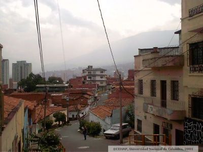 Panoramica del barrio Las Palmas y al fondo el centro de Medellin
CEHAP 2001
Palabras clave: BARRIO LAS PALMAS MEDELLIN