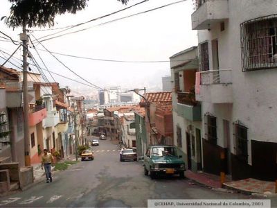Calle del barrio Las Palmas de Medellin
CEHAP 2001
Palabras clave: BARRIO LAS PALMAS MEDELLIN