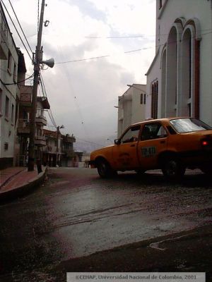 Via e iglesia del barrio Las Palmas de Medellin
CEHAP 2001
Palabras clave: BARRIO LAS PALMAS MEDELLIN