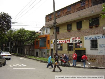 Calle del sector San Benito, en el centro de Medellin
CEHAP, 2006
Palabras clave: CENTRO MEDELLIN