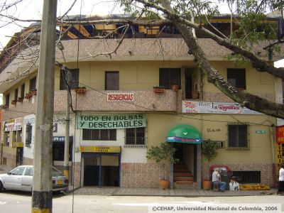 Hotel y Residencia en el Sector de San Benito del centro de Medellin
CEHAP, 2006
Palabras clave: CENTRO MEDELLIN INQUILINATOS