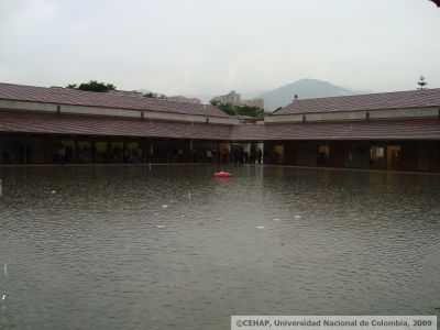Panoramica de la Plaza de agua del Parque Biblioteca Belen
CEHAP, 2009
Palabras clave: PARQUES BIBLIOTECA BELEN MEDELLIN