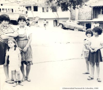 Habitantes del barrio Santo Domingo Savio en 1980
Peval, 1980
Palabras clave: SANTO DOMINGO SAVIO MEDELLIN VIVIENDAS