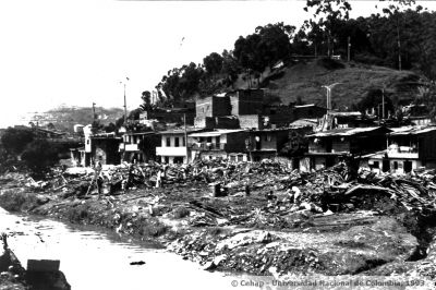 Escombros en las riberas dejadas por la creciente de la quebrada la Iguana
Juan Carlos Ceballos - Cehap, 1993
Palabras clave: VIVIENDA LA IGUANA DESASTRES INUNDACIONES RIBERAS MEDELLIN
