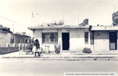 Vivienda con principio de ampliacion en segundo piso en el barrio Garces Navas en Bogota
Peval-Ceam, 1982
Palabras clave: VIVIENDA BARRIO GARCES NAVAS BOGOTA