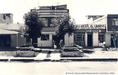 Viviendas en dos y tres pisos con transformacion total en uso y estructura fisica - barrio Garces Navas (Bogota)
Peval-Ceam, 1982
Palabras clave: VIVIENDA BARRIO GARCES NAVAS BOGOTA