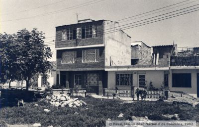 Vivienda  con maxima ocupacion y desarrollo vertical en el barrio Garces Navas en Bogota
Peval-Ceam, 1982
Palabras clave: VIVIENDA BARRIO GARCES NAVAS BOGOTA