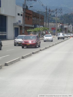 Calzadas de Metroplus y Transporte publico de la calle 30
CEHAP, 2009
Palabras clave: METROPLUS MEDELLIN CALLE 30 VIALIDAD