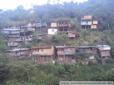 Panoramica a viviendas de invasion y alto riesgo en recorrido Metrocable San Javier - Pajarito
CEHAP, 2009
Palabras clave: PANORAMICA MEDELLIN SAN JAVIER PAJARITO METROCABLE