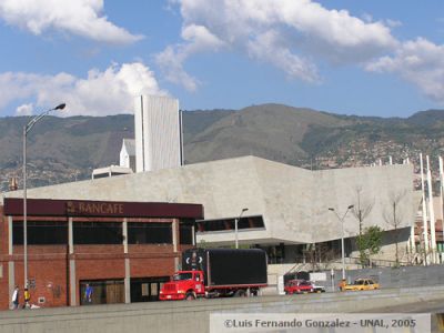 Obra finalizada de la Biblioteca tematica EPM
Luis Fernando Gonzalez, 2005
Palabras clave: PLAZAS LUZ LUCES PARQUES MEDELLIN BIBLIOTECA