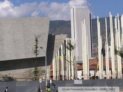 Biblioteca tematica EPM y la Plaza de la Luz
Luis Fernando Gonzalez, 2005
Palabras clave: PLAZAS LUZ LUCES PARQUES MEDELLIN BIBLIOTECA