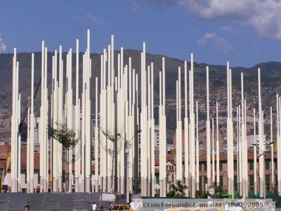 Plaza de la Luz
Luis Fernando Gonzalez, 2005
Palabras clave: PLAZAS LUZ LUCES PARQUES MEDELLIN