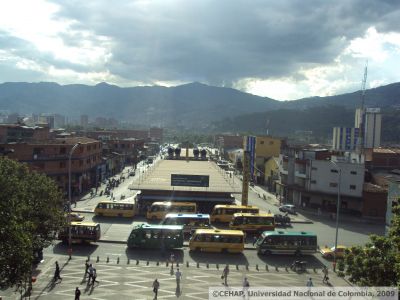 Centro Comercial Los Puentes - Plataforma B
CEHAP, 2009
Palabras clave: CENTRO MEDELLIN