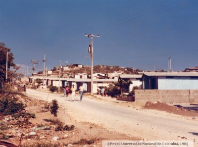 Carretera de comunicacion del sector de construccion de viviendas prefabricadas en Cartagena
Peval, 1985
Palabras clave: CARRETERA VIVIENDA PREFABRICADA CARTAGENA CASA