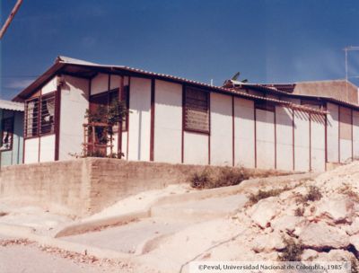 Vivienda prefabricada habitada en Cartagena
Peval, 1985
Palabras clave: VIVIENDA PREFABRICADA CARTAGENA CASA