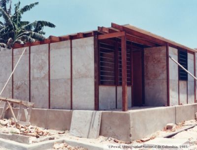 Proceso de construccion de vivienda prefabricada en Cartagena
Peval, 1985
Palabras clave: VIVIENDA PREFABRICADA CARTAGENA CASA