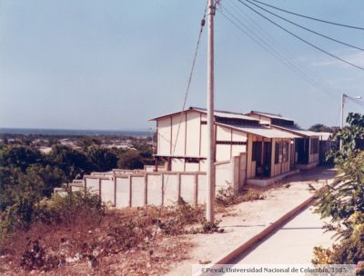 Poste de energia para alimentacion de electricidad a viviendas prefabricadas
Peval, 1985
Palabras clave: VIVIENDA PREFABRICADA CARTAGENA SERVICIOS PUBLICOS