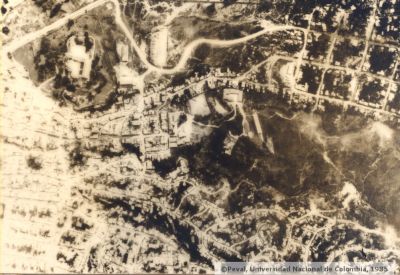 Fotografia aerea de sector de viviendas prefabricadas en Cartagena 
Peval, 1985
Palabras clave: VIVIENDA PREFABRICADA CARTAGENA CASA