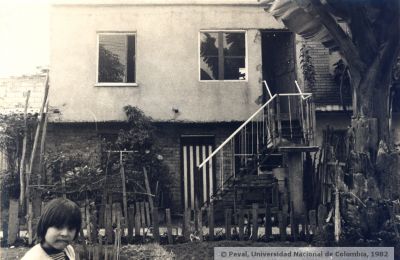 Casa precaria con escalera exterior (tipologica) para vivienda bifamiliar - barrio La Manuelita (Bogota)
Peval-Ceam, 1982
Palabras clave: VIVIENDAS BARRIO LA MANUELITA BOGOTA