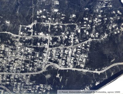 Fotografia aerea del barrio Doce de Octubre
Peval, 1980
Palabras clave: AEREA BARRIO DOCE DE OCTUBRE MEDELLIN