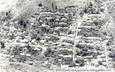 Procesos de urbanizacion de Medellin en 1980
PEVAL, APROX 1980
Palabras clave: INVASIONES BARRIOS POPULARES MEDELLIN