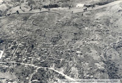 Urbanismo de Medellin en la decada de 1980
PEVAL, APROX 1980
Palabras clave: INVASIONES BARRIOS POPULARES MEDELLIN