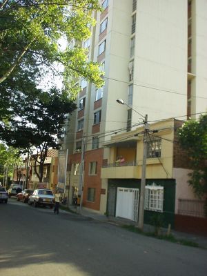 Exterior de la Unidad Residencial Torres de San Nicolas Medellin
LUIS FERNANDO GONZALEZ, 2004
Palabras clave: UNIDAD RESIDENCIAL SAN NICOLAS