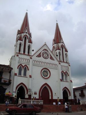 Exterior de la iglesia del Municipio de la Ceja - Antioquia
CEHAP 2009
Palabras clave: IGLESIAS LA CEJA