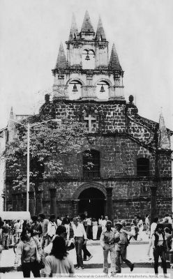 Iglesia Veracruz, sobre la carrera Carabobo
©Universidad Nacional de Colombia, Facultad de Arquitectura, Aprox. 1979
Palabras clave: PATRIMONIO MEDELLIN IGLESIAS