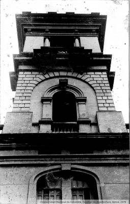 Torre de remate en el antiguo Colegio San Ignacio  
©Universidad Nacional de Colombia, Facultad de Arquitectura, Aprox. 1979
Palabras clave: PATRIMONIO MEDELLIN