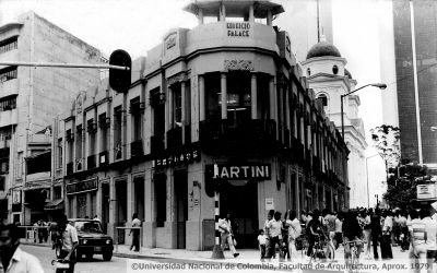 Edificio Palace ubicado en Palace con la playa 
©Universidad Nacional de Colombia, Facultad de Arquitectura, Aprox. 1979
Palabras clave: PATRIMONIO MEDELLIN EDIFICIOS