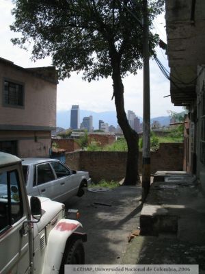 Callejon de San Lorenzo con vista al centro de Medellin
CEHAP 2006
Palabras clave: SAN LORENZO MEDELLIN