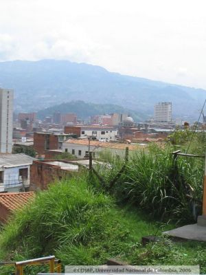 Panoramica desde el sector San Lorenzo en Medellin
CEHAP 2006
Palabras clave: SAN LORENZO MEDELLIN