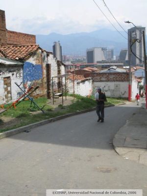 Calle de San Lorenzo en Medellin
CEHAP 2006
Palabras clave: SECTOR SAN LORENZO MEDELLIN
