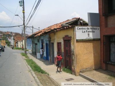 Fachadas de algunas viviendas del sector San Lorenzo, en Medellin
CEHAP 2006
Palabras clave: SECTOR SAN LORENZO MEDELLIN