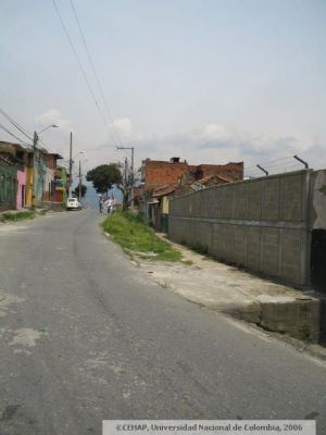 Via del sector San Lorenzo, en Medellin
CEHAP 2006
Palabras clave: SECTOR SAN LORENZO MEDELLIN