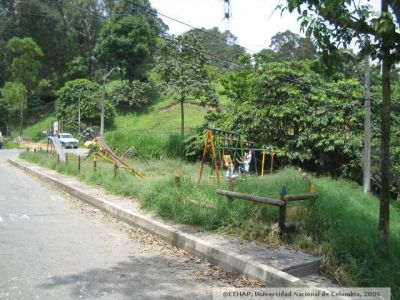 Parque infantil del sector San Lorenzo, en Medellin
CEHAP 2006
Palabras clave: SECTOR SAN LORENZO MEDELLIN