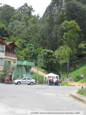 Acceso a viviendas del sector San Lorenzo, en Medellin
CEHAP 2006
Palabras clave: SECTOR SAN LORENZO MEDELLIN