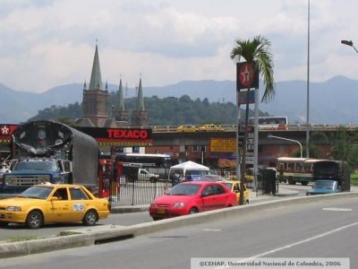 Transporte y sistema vial en el las Palmas en cercanias Glorieta de San Diego Medellin
CEHAP 2006
Palabras clave: SAN LORENZO MEDELLIN VIALIDAD