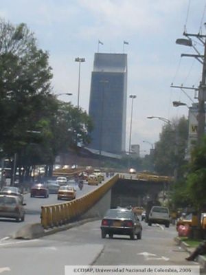 Vialidad en la Avenida oriental en el Sector de San Lorenzo de Medellin
CEHAP 2006
Palabras clave: SAN LORENZO MEDELLIN VIAS Y TRANSPORTE