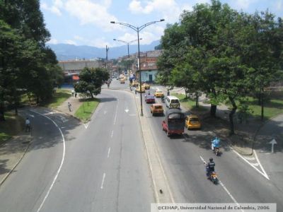 Cruce vial en el Sector de San Lorenzo de Medellin
CEHAP 2006
Palabras clave: SAN LORENZO MEDELLIN VIALIDAD MEJORAMIENTO