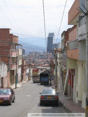 Calle y Viviendas del Sector de San Lorenzo de Medellin
CEHAP, 2006
Palabras clave: SAN LORENZO VIAS