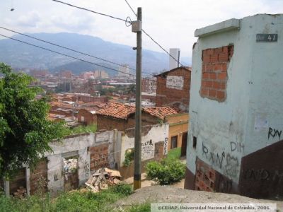 Viviendas deterioradas en la Calle 41 del Sector de San Lorenzo de Medellin
CEHAP, 2006
Palabras clave: SAN LORENZO MEJORAMIENTO